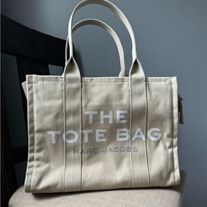 Marc Jacobs: The Large Tote Beige